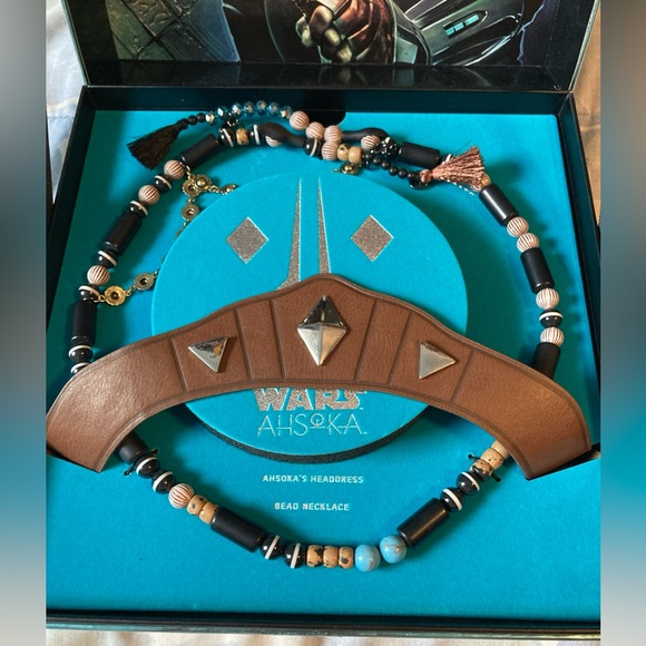 Star Wars SalesOne Ahsoka Tano Headdress and Bead Necklace from The Mandalorian - Picture 5 of 6